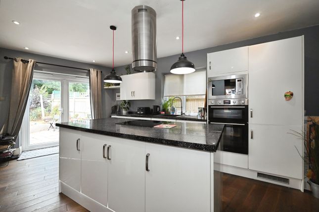 7, Charvil House Road, Reading photo 2