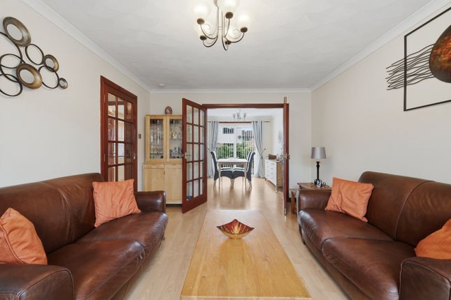 10, Glenfield Gardens, Renfrewshire photo 3