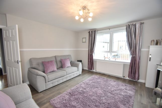 3, Eldrick Crescent, Fauldhouse photo 4
