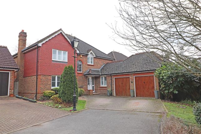 Thumbnail Detached house for sale in Ridgemount Way, Redhill