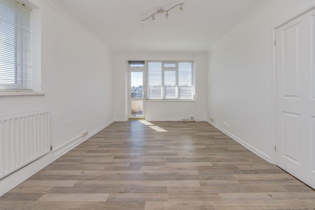 11, Orchard Court, London photo 4