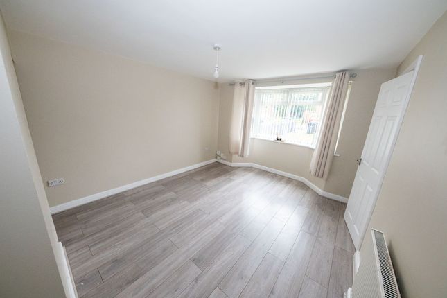 111, High Lawn Way, Havant photo 3