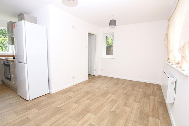 74, Manorfield Close, Northampton photo 3