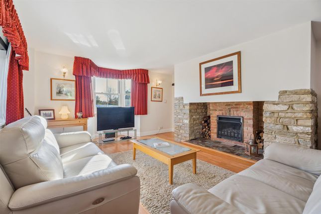 19, Park Road, Sherington photo 4