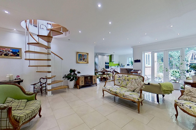 5, Wellesley Close, Broadstairs photo 2