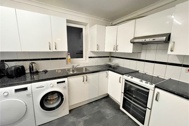 Terraced house to rent in Barcombe Road, Brighton