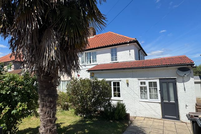 Studio flat on The Studio Annex, 15, Aldridge Crescent, Croydon, £1,075/mo