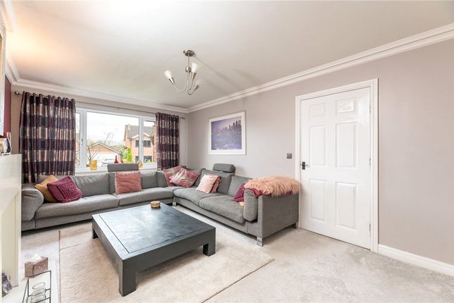 17, Upper Green Drive, Wakefield photo 3