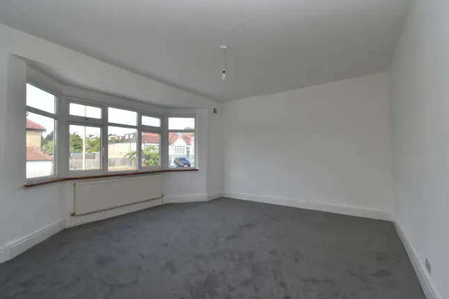 Longmore Avenue, Barnet photo 4