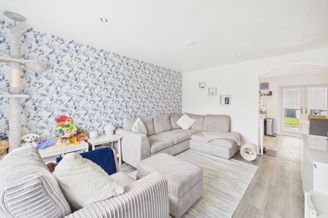 1 Walker Path, Uddingston photo 4