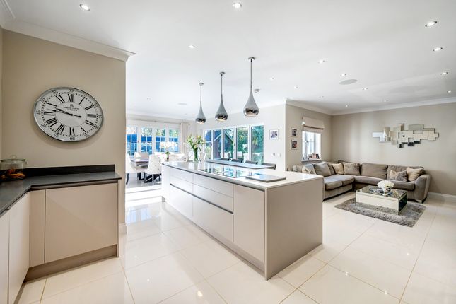The Laurels, Glanthams Road, Brentwood photo 3