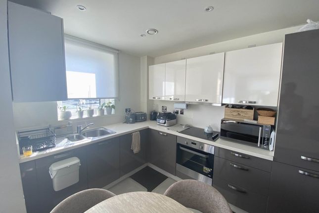 24 Keble Court, Hayling Way, Edgware photo 5