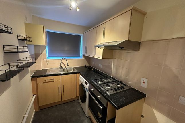 Flat 2, 103, Byron Road, Harrow photo 5