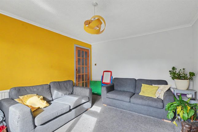 16, Hornbeam Close, Derbyshire photo 4