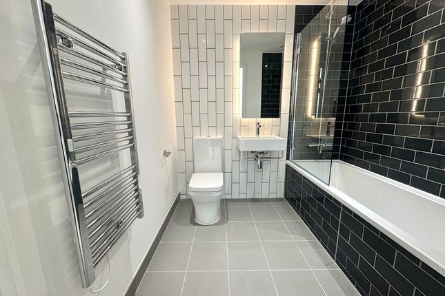 8 Caravel House, 2 Rendal Way, London photo 4