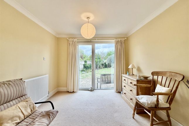 36, South View Avenue, Swindon photo 4