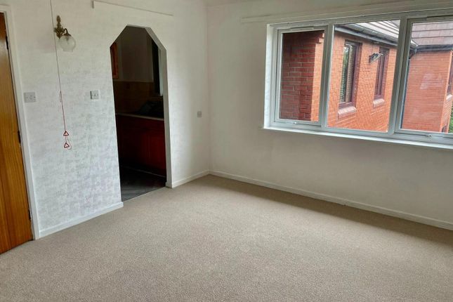 Flat for sale in Nicholas Road, Crosby, Liverpool