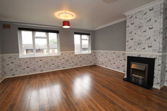 5, Rutland Gardens, Hemel Hempstead photo 3