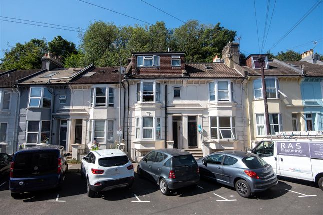 Flat to rent in Argyle Road, Brighton