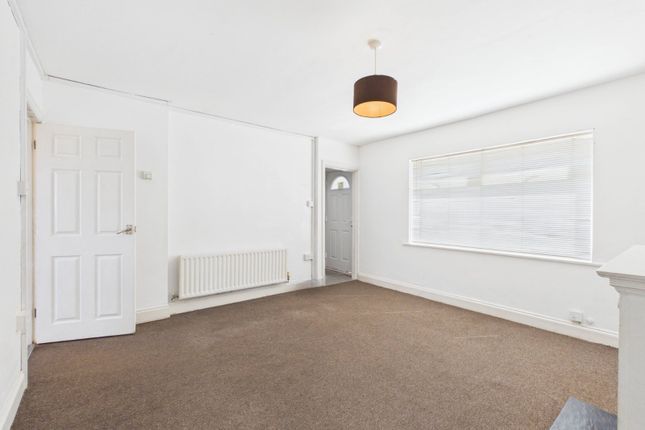 59, Norfolk Avenue, Berkshire photo 2