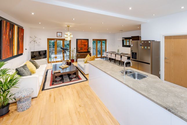 34, Hanger Hill, Weybridge photo 2