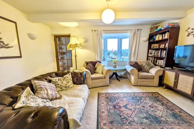 4, Whitehall Lane, Clacton-on-sea photo 3