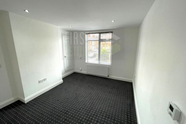 Thumbnail Flat to rent in Hoby Street, West End