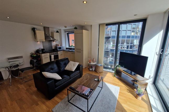 Apartment 12, Pearl House,  2 Lower Ormond Street, Manchester photo 5