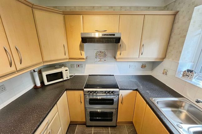 5, Greenmount Court, Bolton photo 4