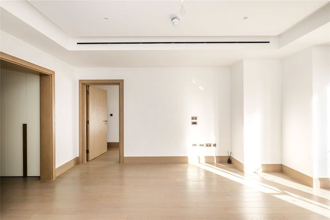 3.05 The Lucan, 2, Lucan Place, London photo 3