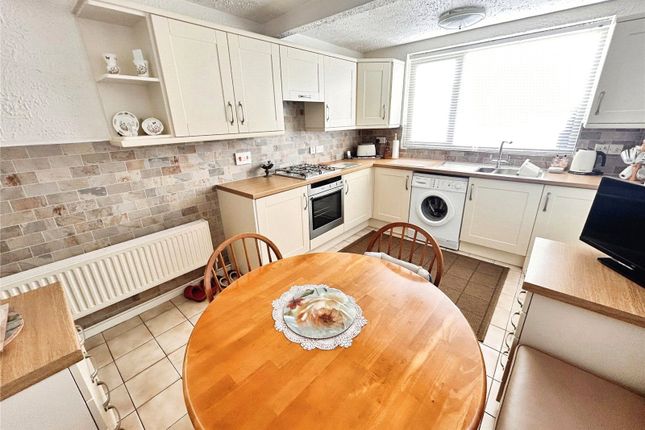 89, Springfield Gardens, Derbyshire photo 2