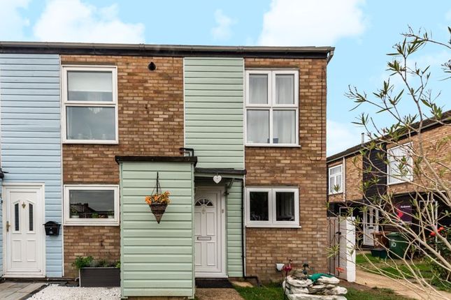 2 Bed End Terrace House For Sale In Edwards Close Worcester Park Kt4 Zoopla What do you think of gia gunn exposing them? zoopla