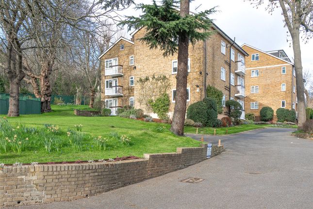 Flat for sale in Muswell Hill, London
