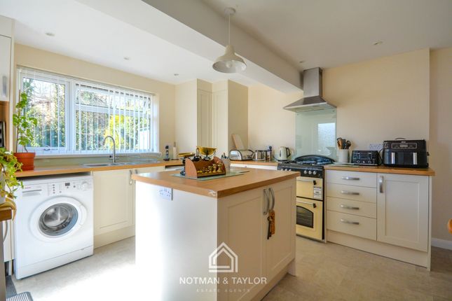 4 Hawthorn Avenue, Torpoint photo 2