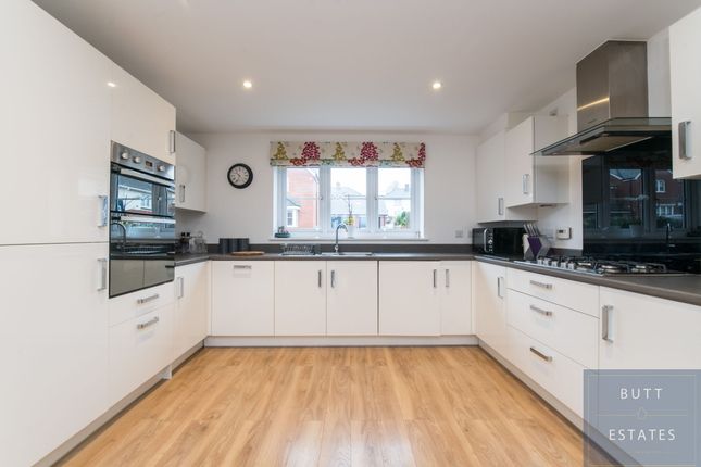 45 Sentrys Orchard, Exeter photo 3
