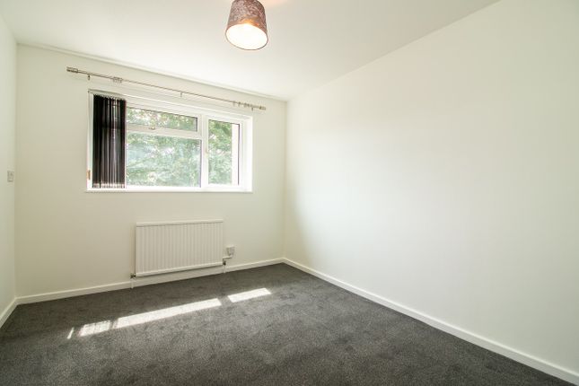 Terraced house to rent in Hardy Close, Hitchin