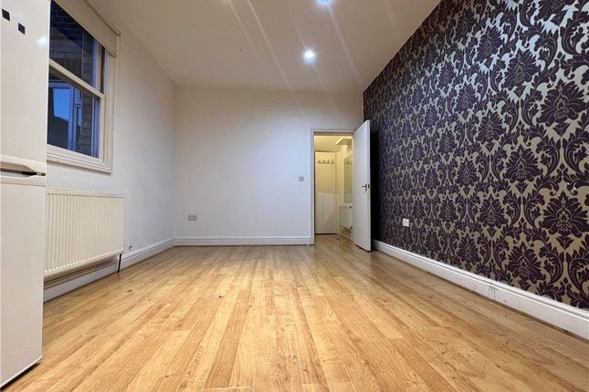 Northfield Avenue, Ealing photo 5