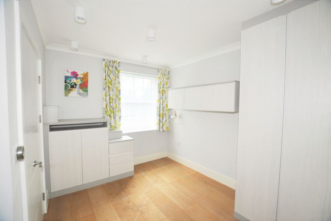 Flat for sale in Stanmore Hill, Stanmore