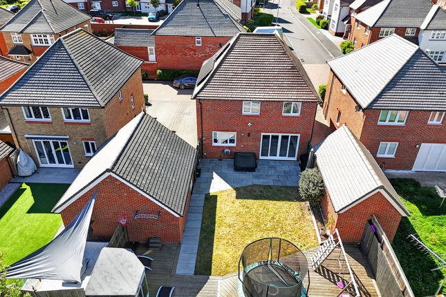 70, Rose Street, Thundersley, Benfleet photo 2
