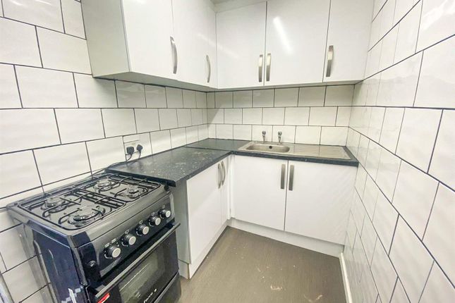 Flat to rent in Station Street East, Foleshill, Coventry