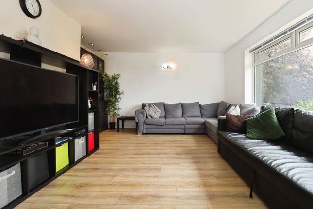 42, Shellmor Avenue, Bristol photo 3