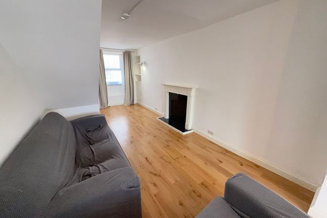 3 Princes Street, Torquay photo 3