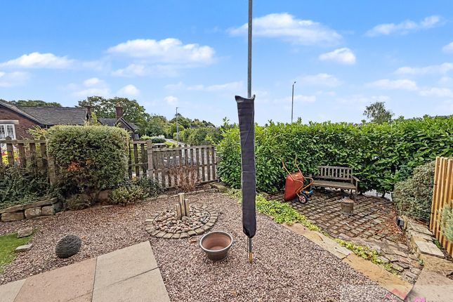 1, Hampton Court, Leek, Staffordshire, ST13 8XZ photo 2