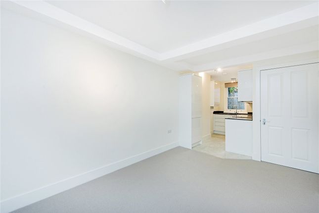 Flat to rent in Dymock Street, Fulham