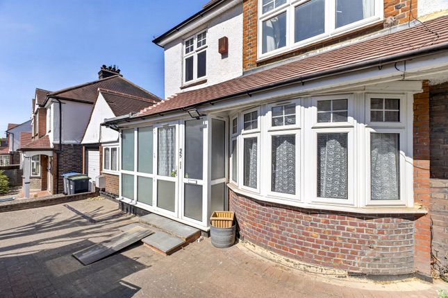 25 Alric Avenue, New Malden photo 2