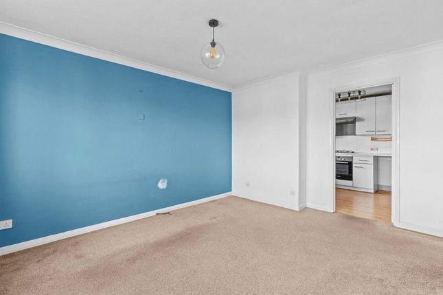19 Springfields, 100 Hazlemere Road, High Wycombe photo 4