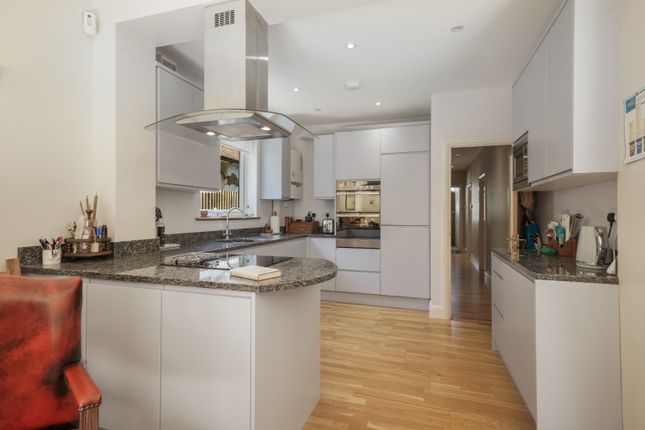 4 Brunswick Close, Pinner, Greater London photo 4