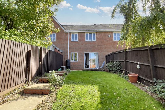 18 Merlin Close, Leicester photo 4