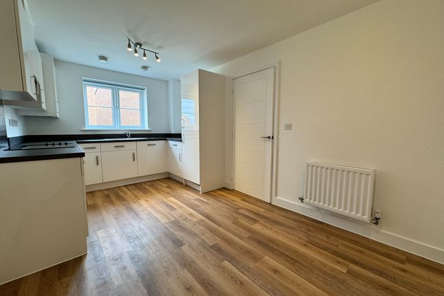 5, Durleigh Avenue, GRANTHAM photo 2
