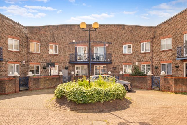 Thumbnail Property for sale in Chester Court, Trundleys Road